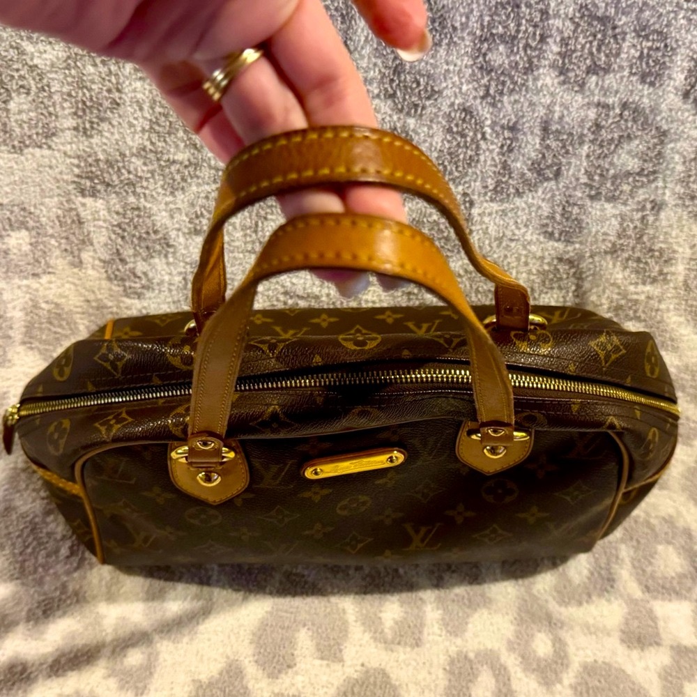 ✨ Authentic Louis Vuitton Vintage Handbag in Good Preloved Condition ✨